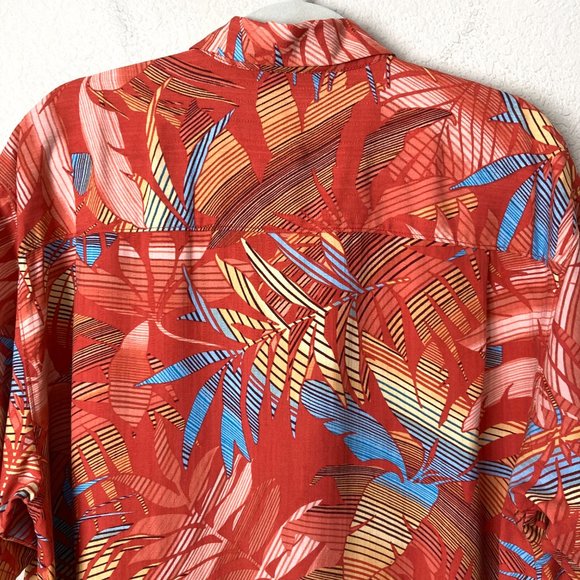 Tommy Bahama 100% Silk Tropical Print Hawaiian Button Down Shirt - Picture 5 of 12
